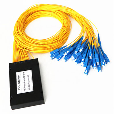 PLC 1×32 광섬유 쪼개는 도구 아BS 물자 SC 연결관 3.0mm 직경 G657A1 섬유 황색 케이블